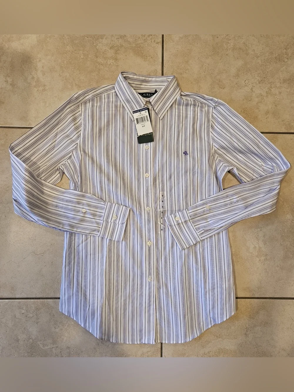 Ralph Lauren Broadcloth Button up Shirt - Picture 2 of 8